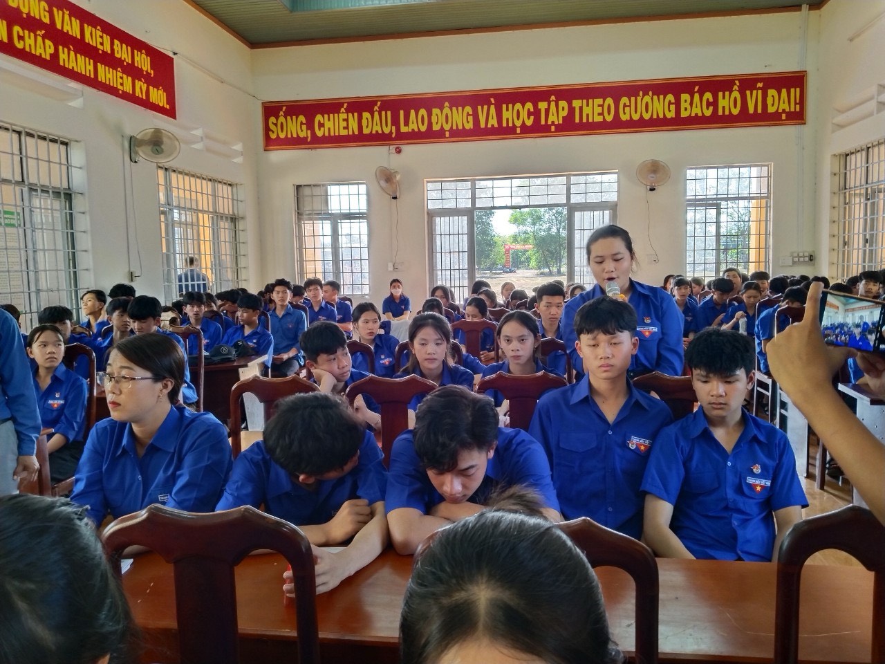 PHAT BIEU DOI THOAI 3